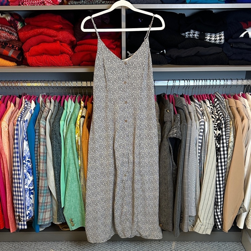 Sienna Sky cream/gray spotted v neck adjustable strap lined midi dress size S